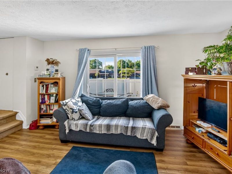 17522 Independence Court, Unit 3C, Brook Park, OH 44142 Photo 12