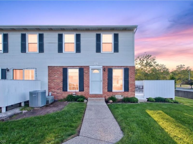 17522 Independence Court, Unit 3C, Brook Park, OH 44142 Photo 2