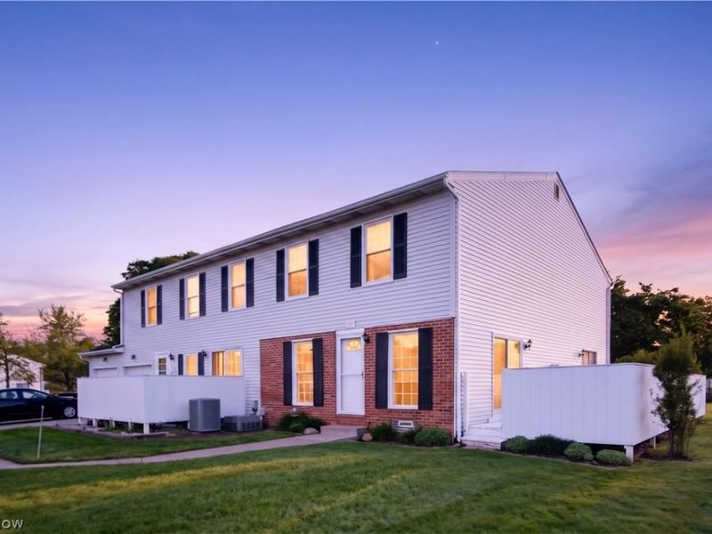 17522 Independence Court, Unit 3C, Brook Park, OH 44142 Photo 4