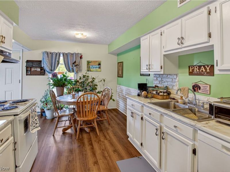 17522 Independence Court, Unit 3C, Brook Park, OH 44142 Photo 7