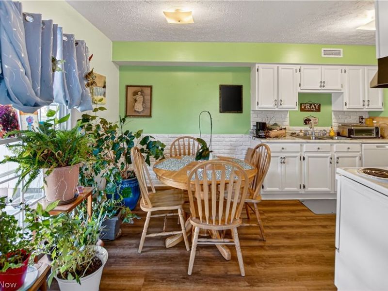 17522 Independence Court, Unit 3C, Brook Park, OH 44142 Photo 9