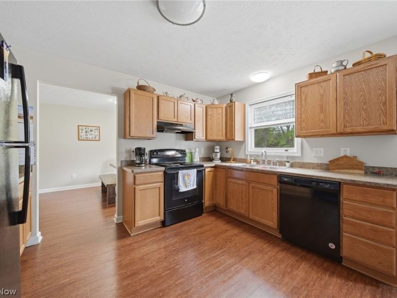 11318-11320 Mantua Center Road, Mantua, OH 44255 Photo 10