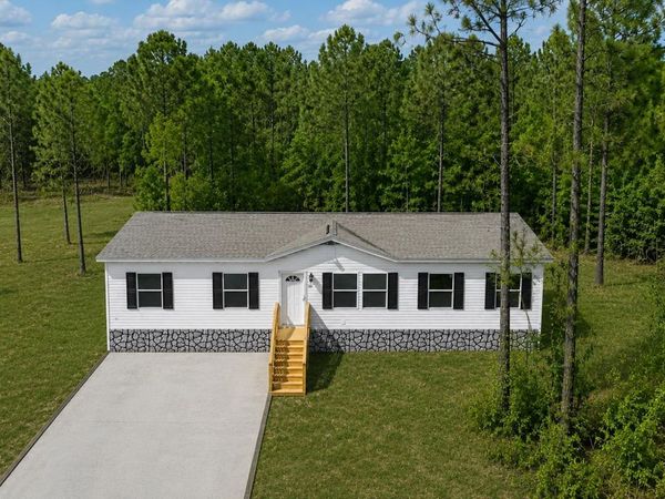 110 Lunar Ln, Loris, SC 29569