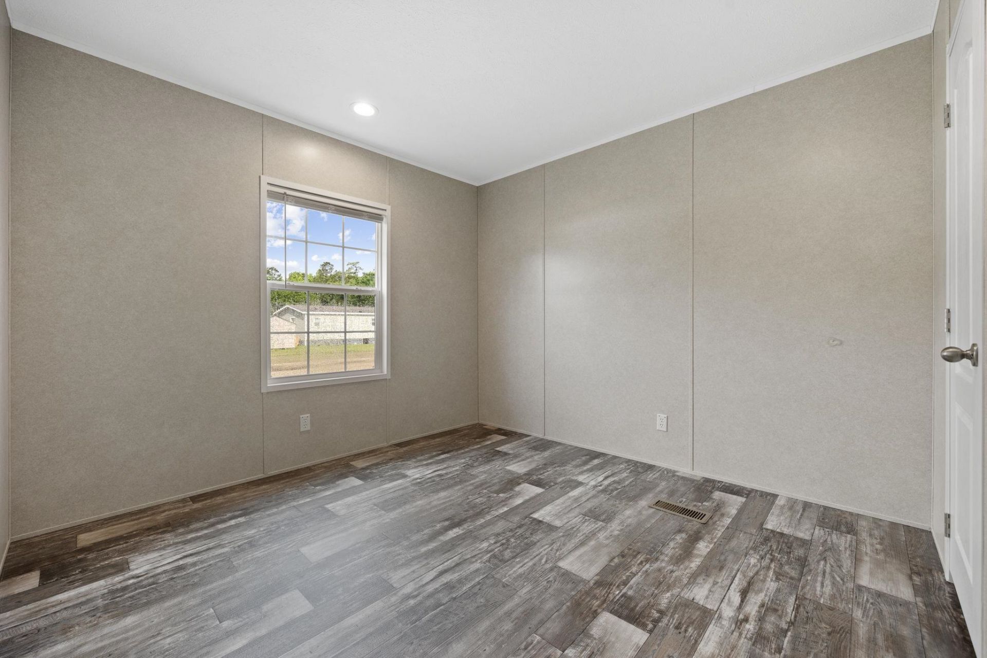 120 Lunar Ln Photo 23
