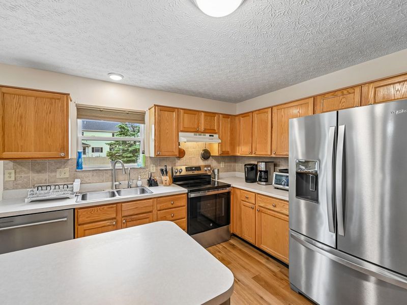570 Dove Street , Marysville, OH 43040 Photo 15
