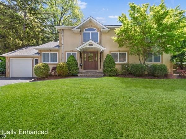 124 Crain Rd, Paramus, NJ 07652