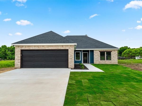 5808 W Virginia Trail, Granbury, TX 76048