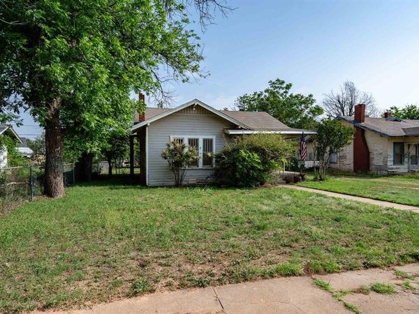 1015 E Reynolds Street, Stamford, TX 79553
