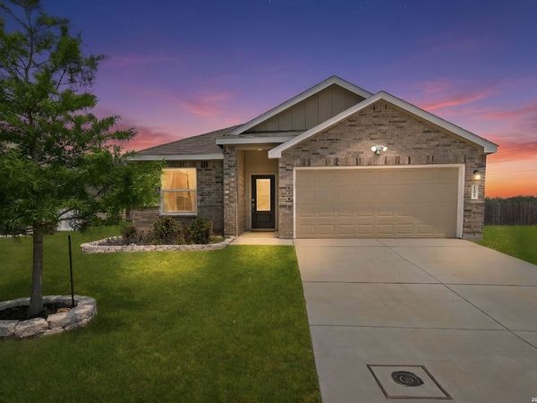105 OLYMPIC CV, Seguin, TX 78155
