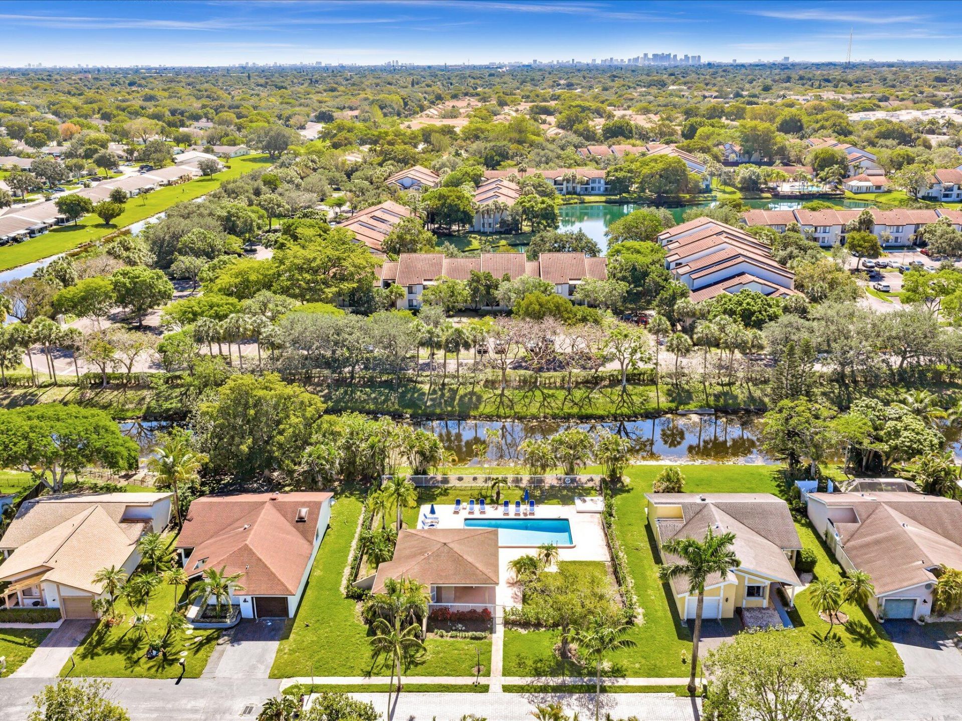 8949 NW 9th Place, Plantation, FL 33324 Photo