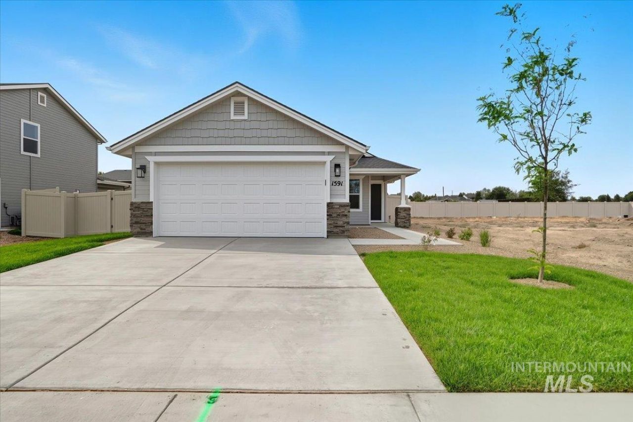 6030 N Static Line Ave, Meridian, ID 83646 Main Photo