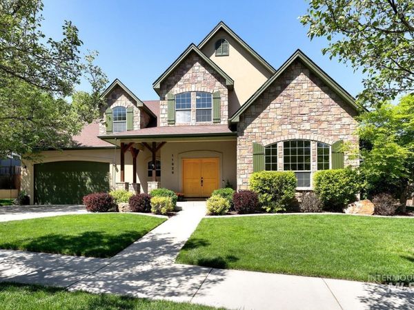 11929 N Humphreys Place, Boise, ID 83714