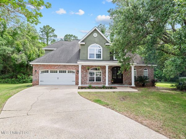 960 Glen Oaks Drive, Pass Christian, MS 39571