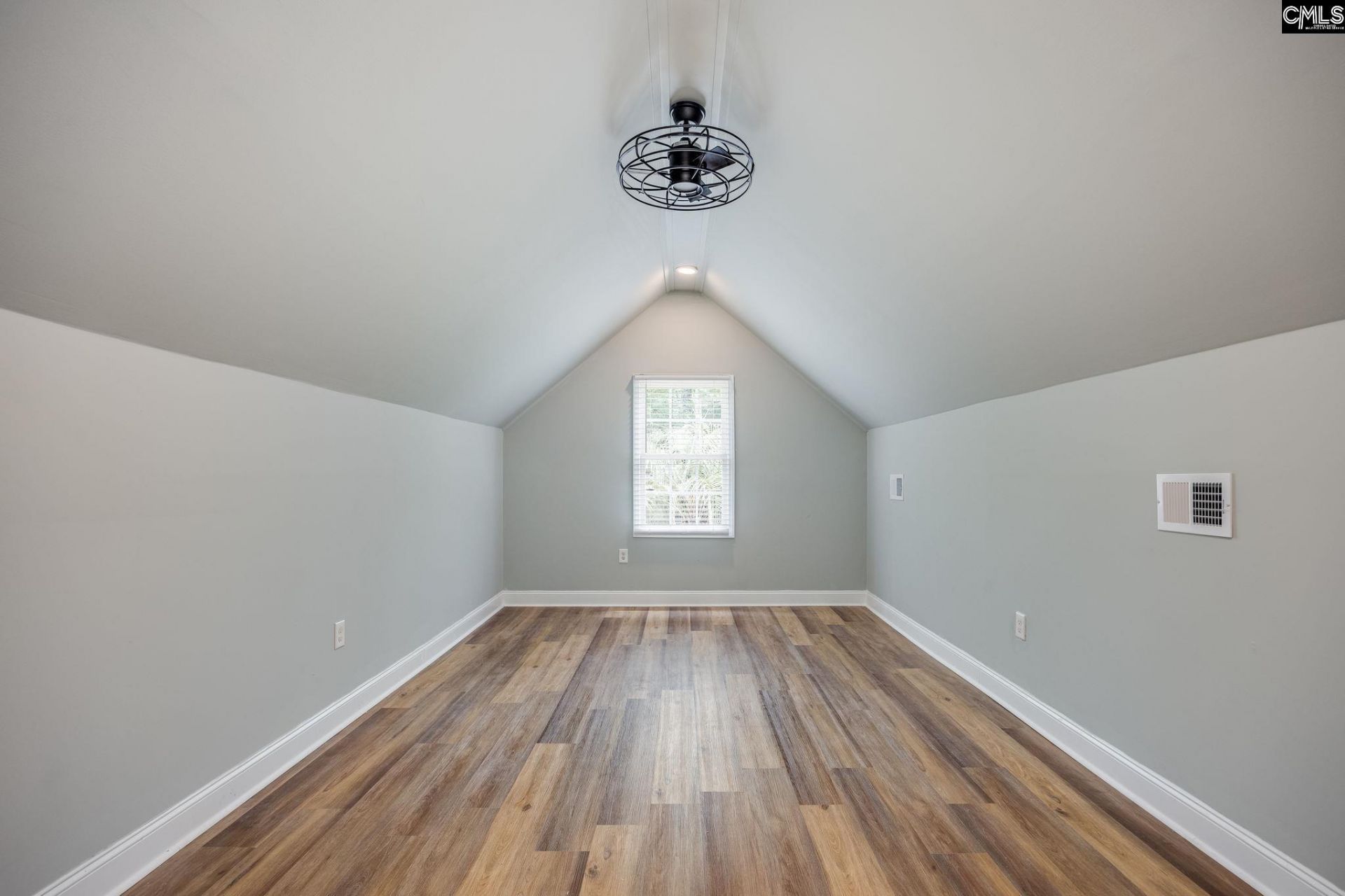 150 Hickory Meadow Photo 37