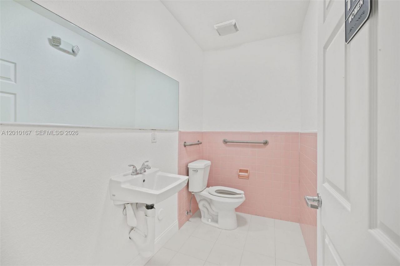 1888 NW 7th St , Miami, FL 33125 Photo