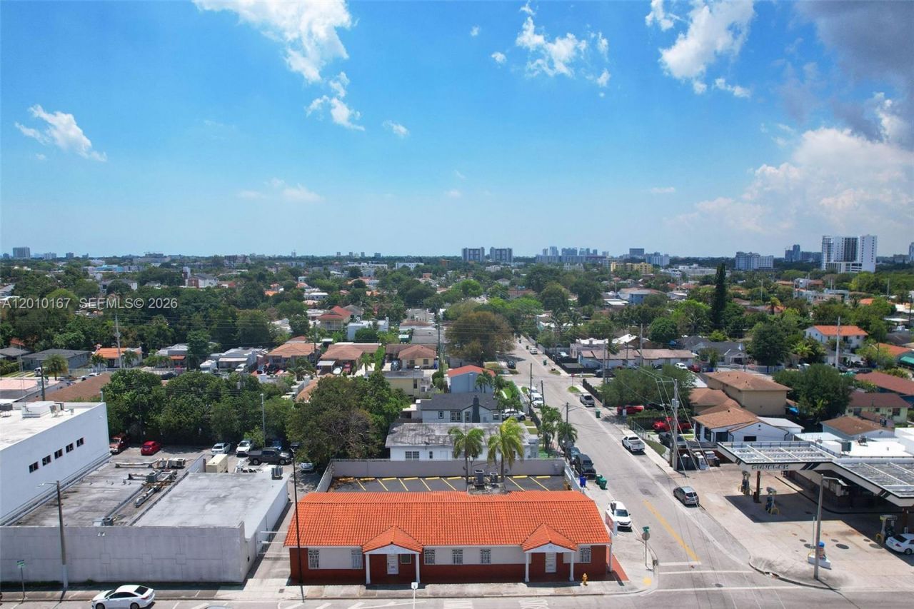 1888 NW 7th St , Miami, FL 33125 Photo