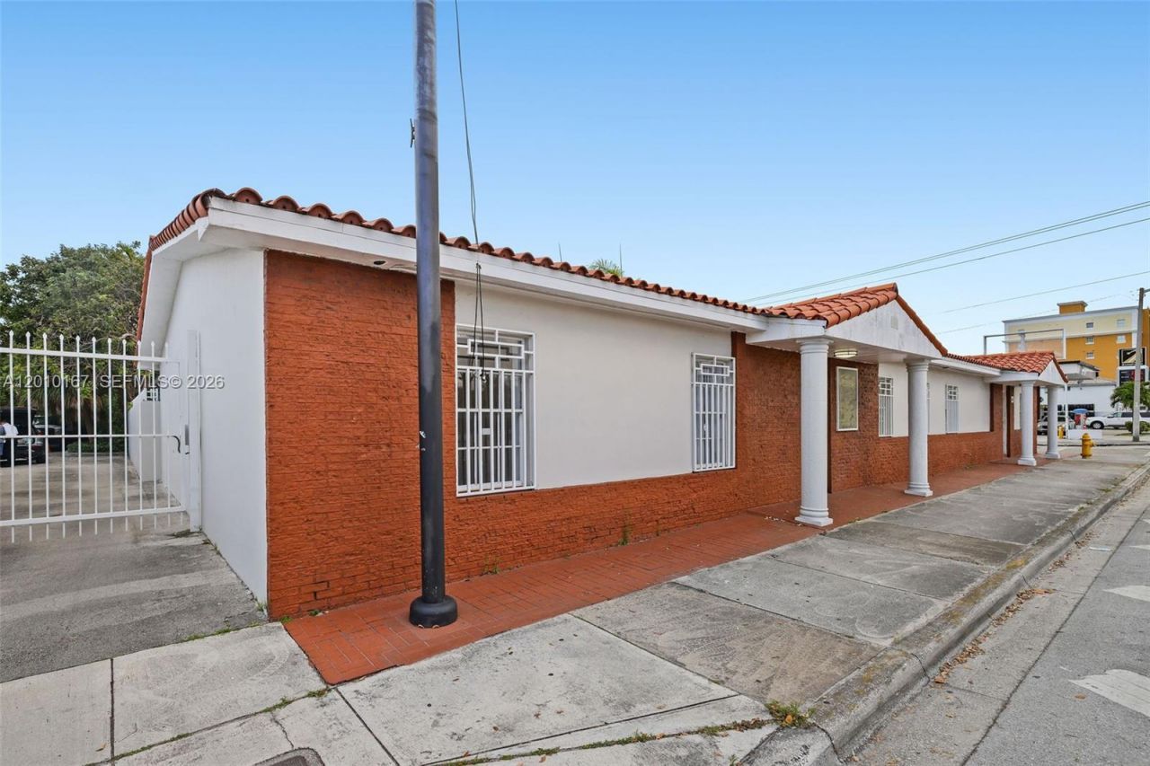 1888 NW 7th St , Miami, FL 33125 Photo