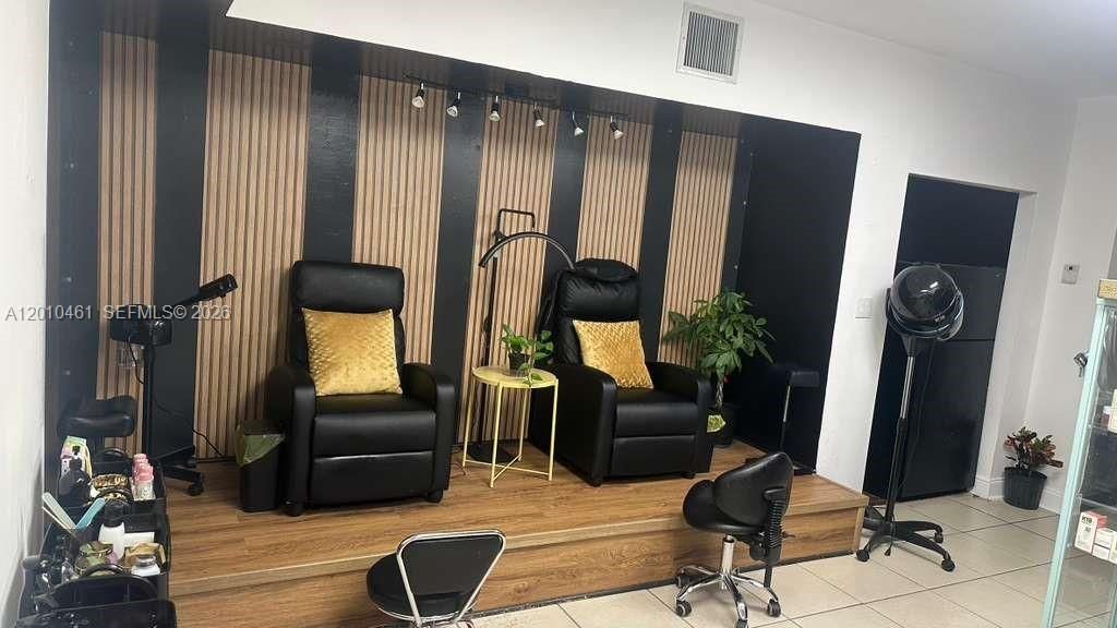 9610 Fontainebleau Blvd , Miami, FL 33172 Photo