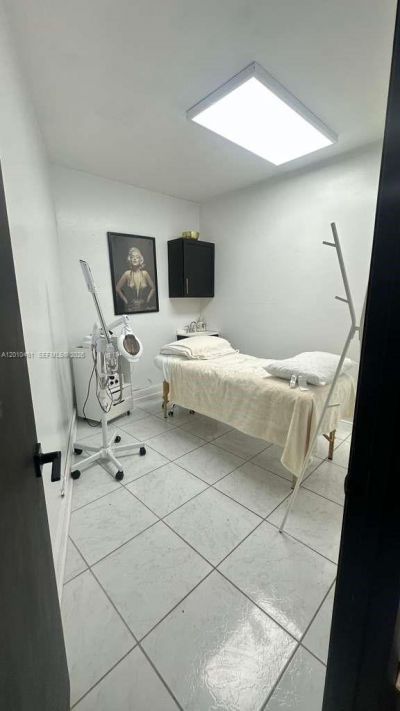 9610 Fontainebleau Blvd , Miami, FL 33172 Photo