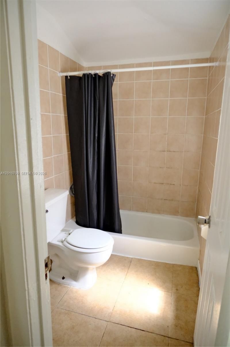 1455 NE 146th St , Unit B, Miami, FL 33161 Photo