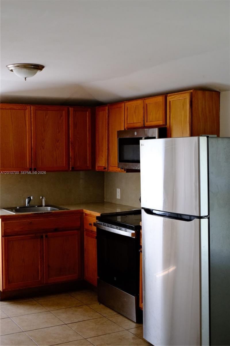 1455 NE 146th St , Unit B, Miami, FL 33161 Photo