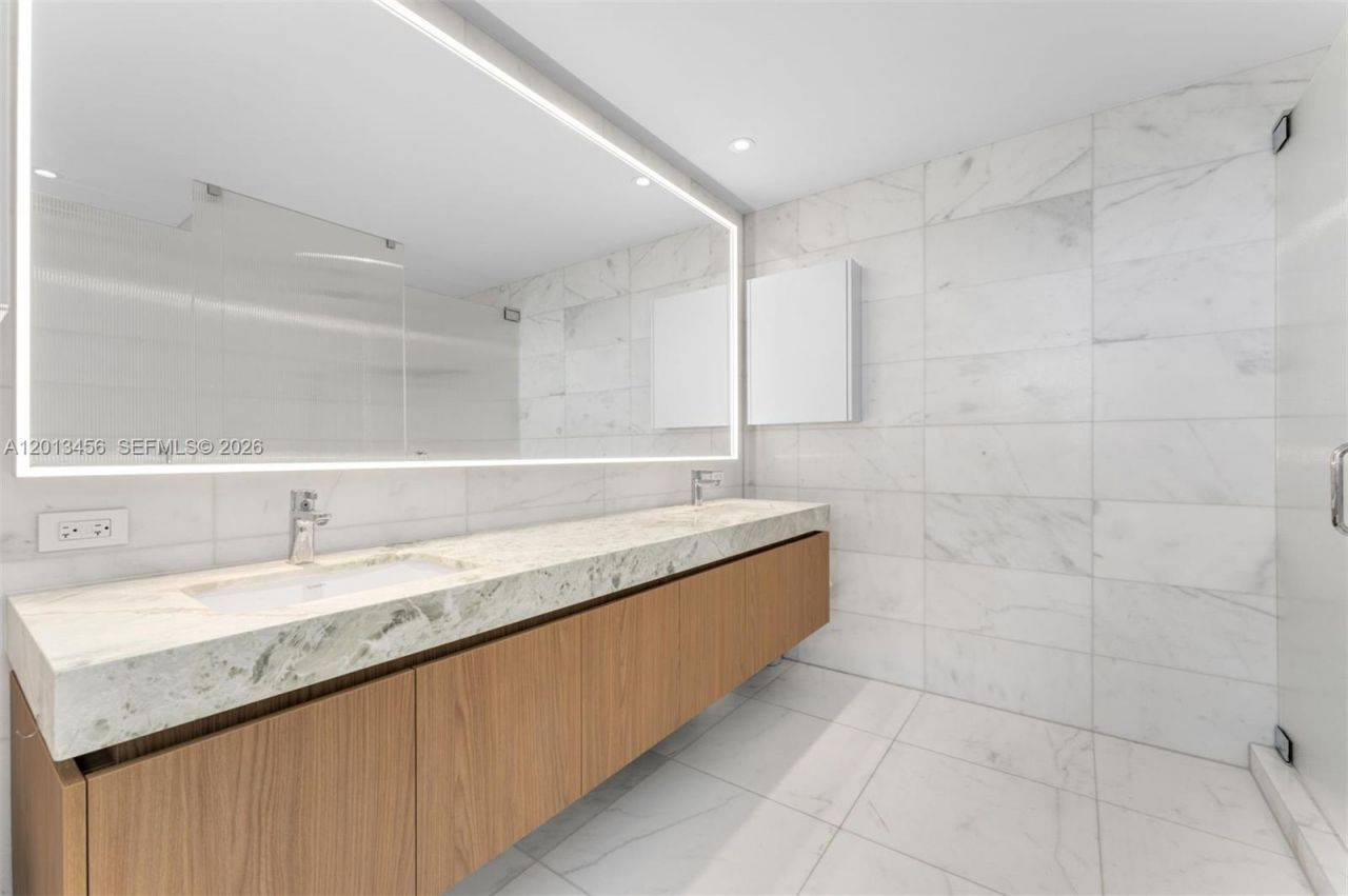 500 Alton Rd, Unit 2904, Miami Beach, FL 33139 Photo