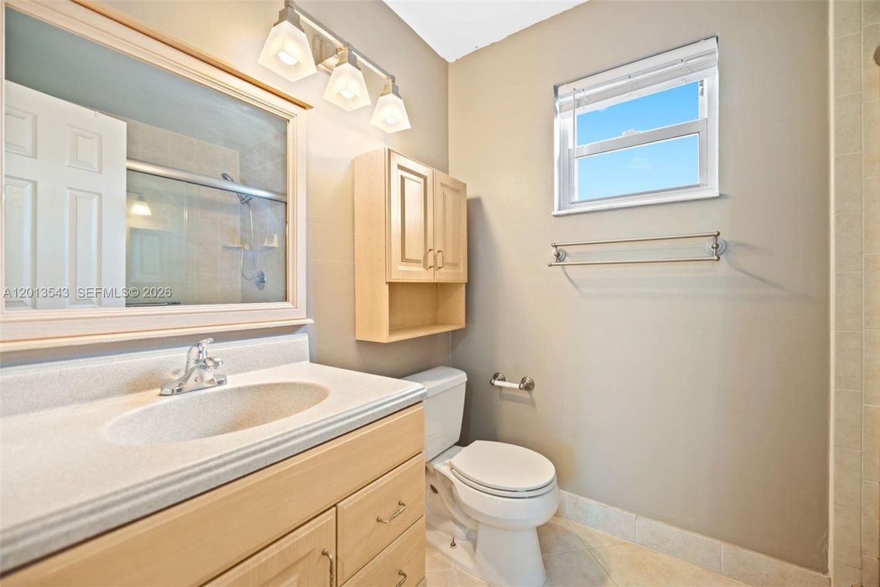 829 NW 99th Ave, Plantation, FL 33324 Photo