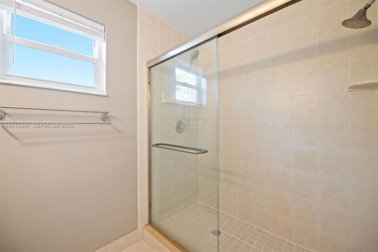 829 NW 99th Ave, Plantation, FL 33324 Photo