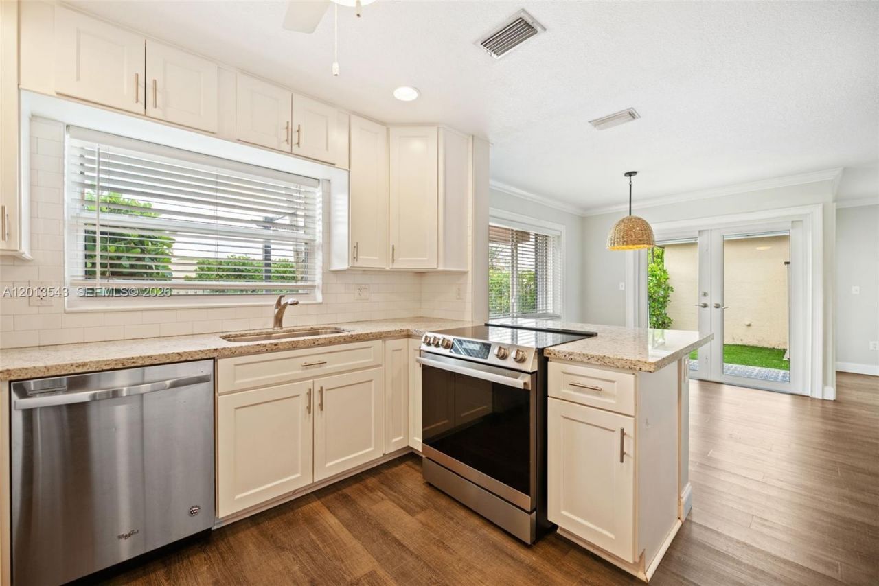 829 NW 99th Ave, Plantation, FL 33324 Photo
