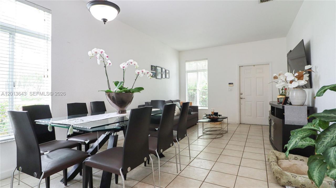 5662 NW 112th Ct , Unit ., Doral, FL 33178 Photo