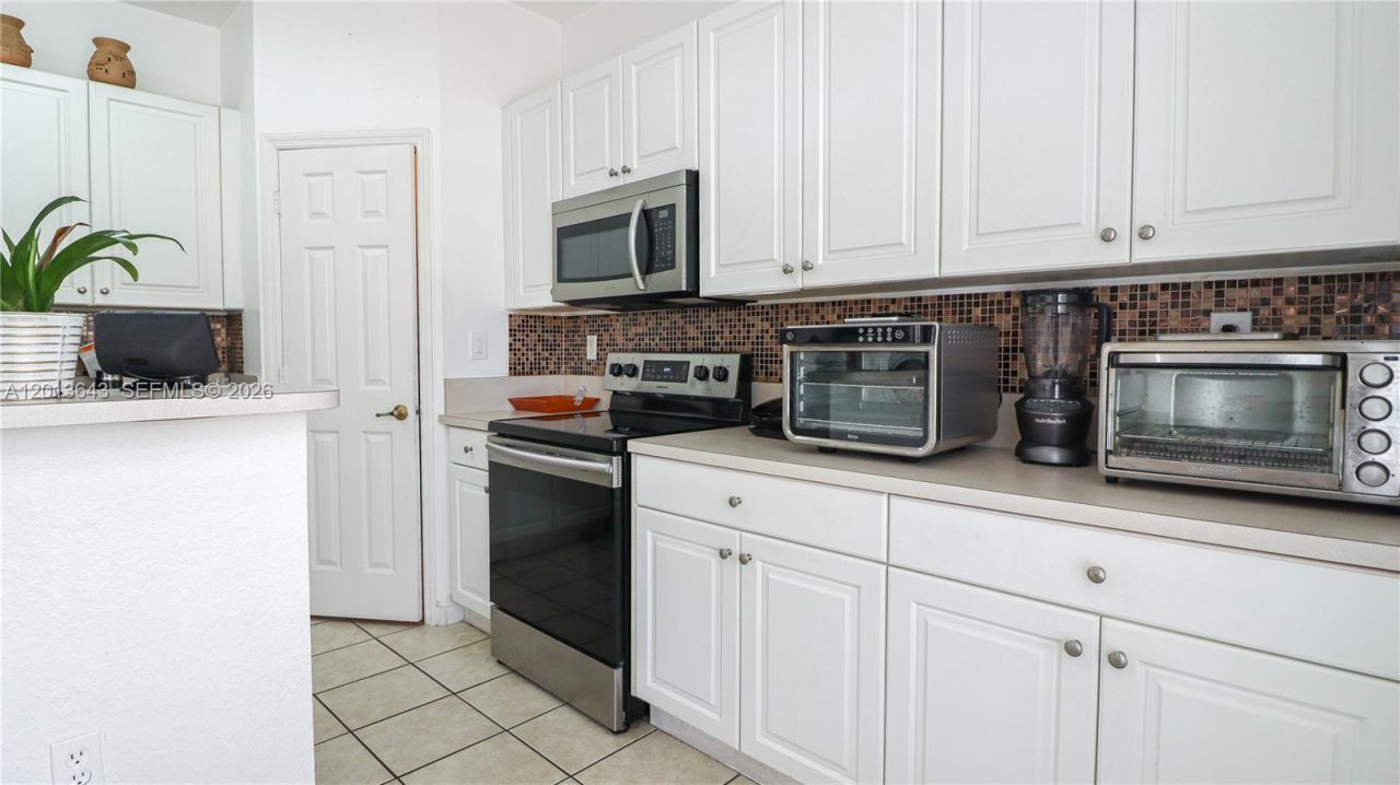 5662 NW 112th Ct , Unit ., Doral, FL 33178 Photo