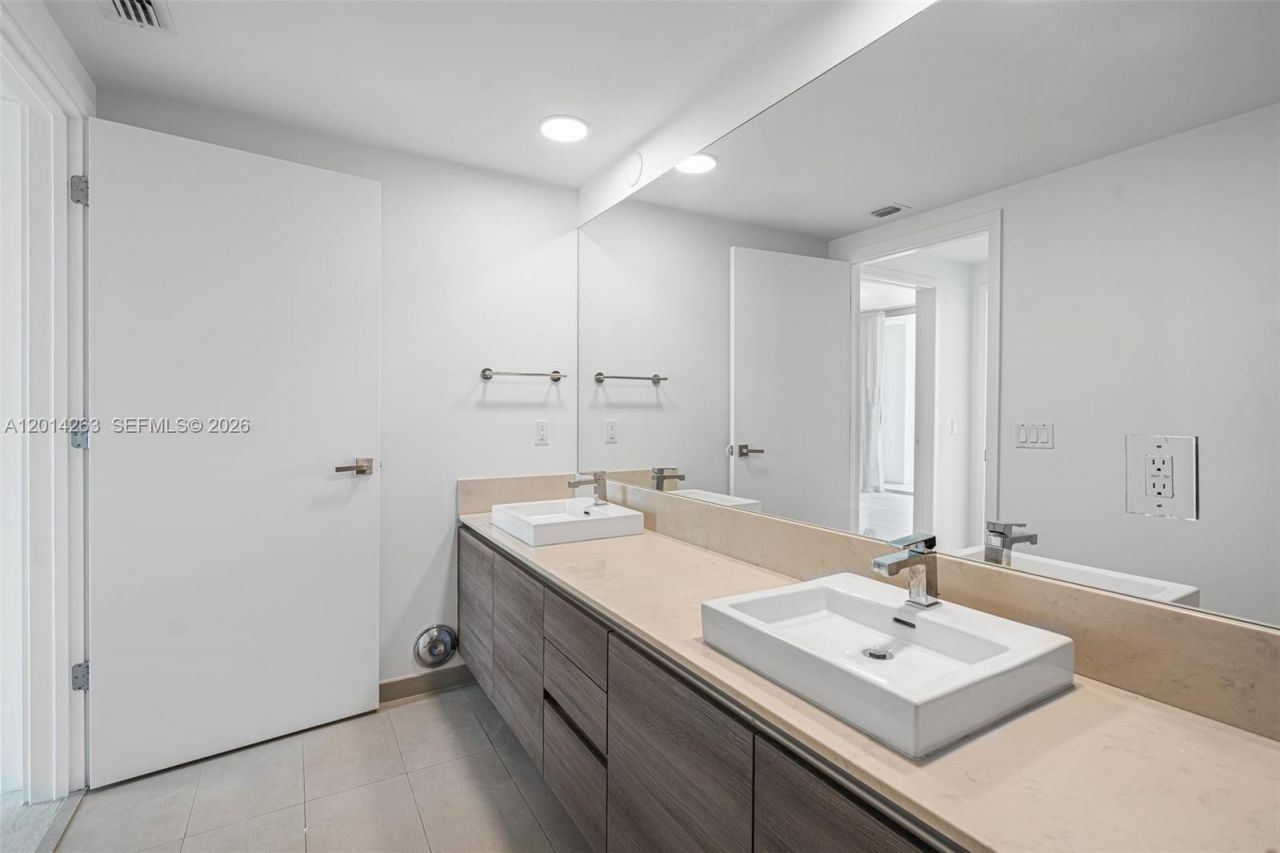1080 Brickell Ave , Unit 2606, Miami, FL 33131 Photo