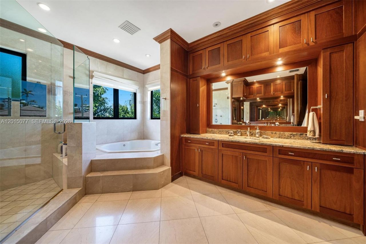 1251 99th St , Bay Harbor Islands, FL 33154 Photo