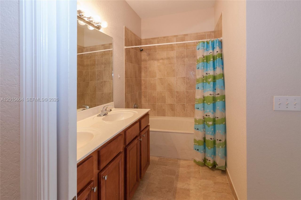 1036 NE 208th St , Unit 1036, Miami, FL 33179 Photo