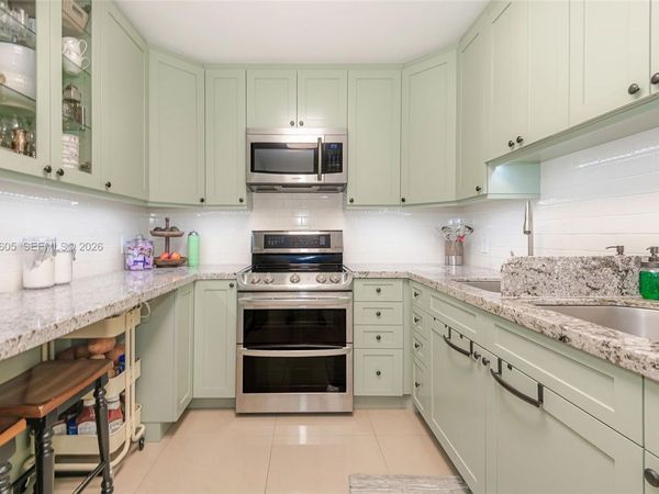 5750 Collins Ave, Unit 3J, Miami Beach, FL 33140