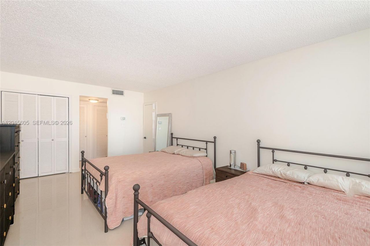 5750 Collins Ave, Unit 3J, Miami Beach, FL 33140 Photo