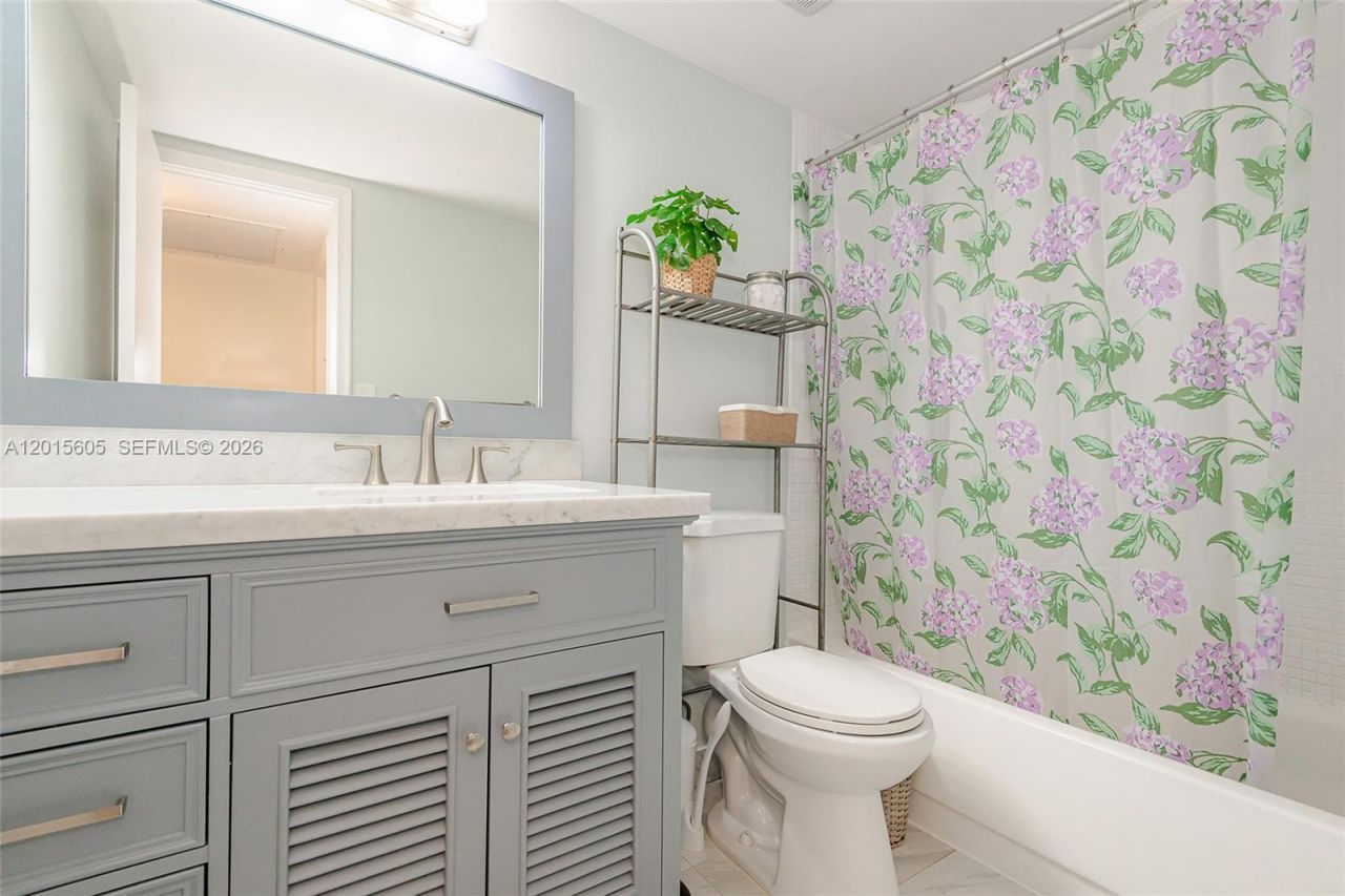 5750 Collins Ave, Unit 3J, Miami Beach, FL 33140 Photo