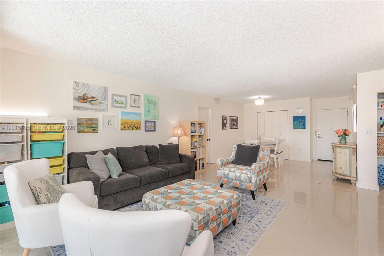 5750 Collins Ave, Unit 3J, Miami Beach, FL 33140 Photo