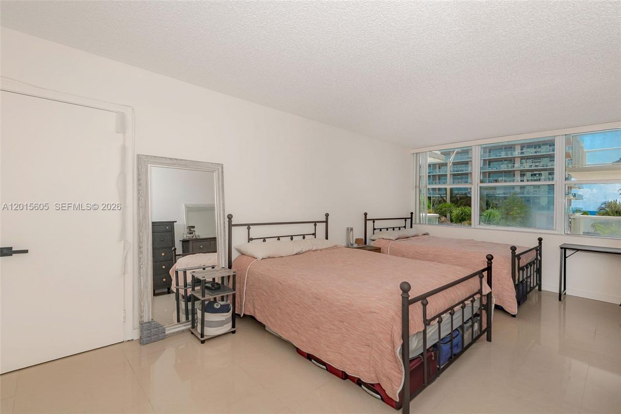 5750 Collins Ave, Unit 3J, Miami Beach, FL 33140 Photo