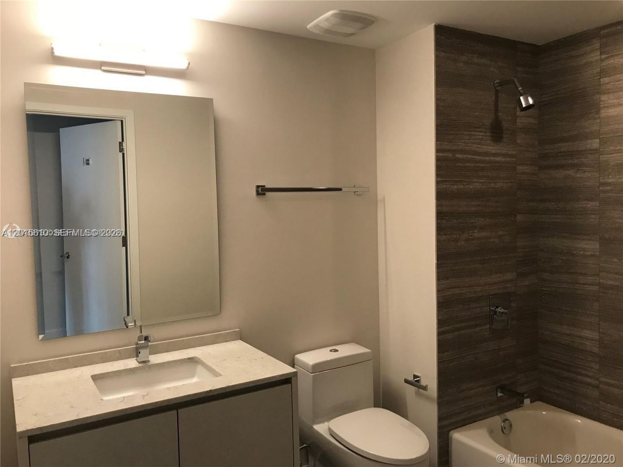 1010 Brickell Ave, Unit 2810, Miami, FL 33131 Photo