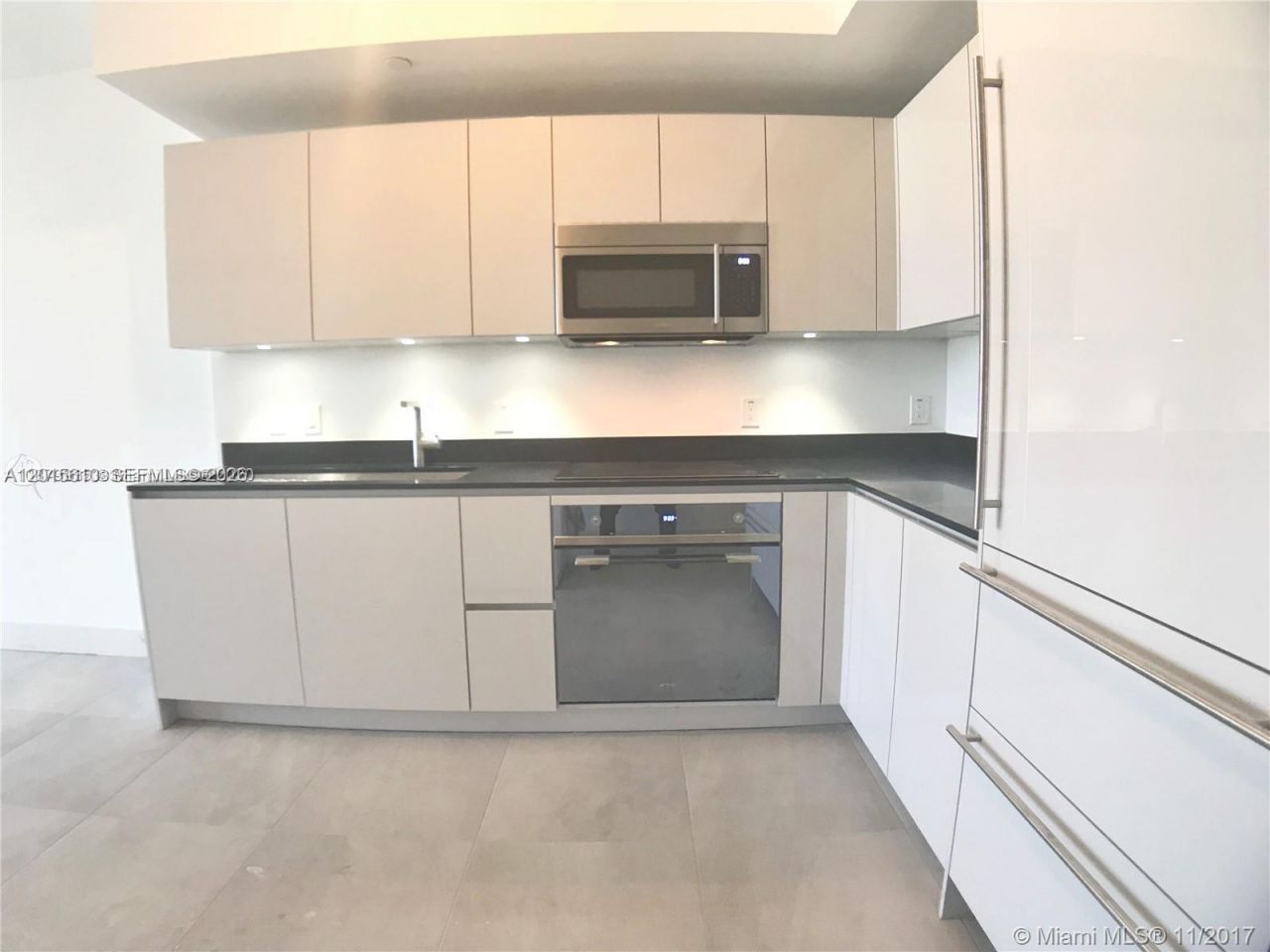 1010 Brickell Ave, Unit 2810, Miami, FL 33131 Photo