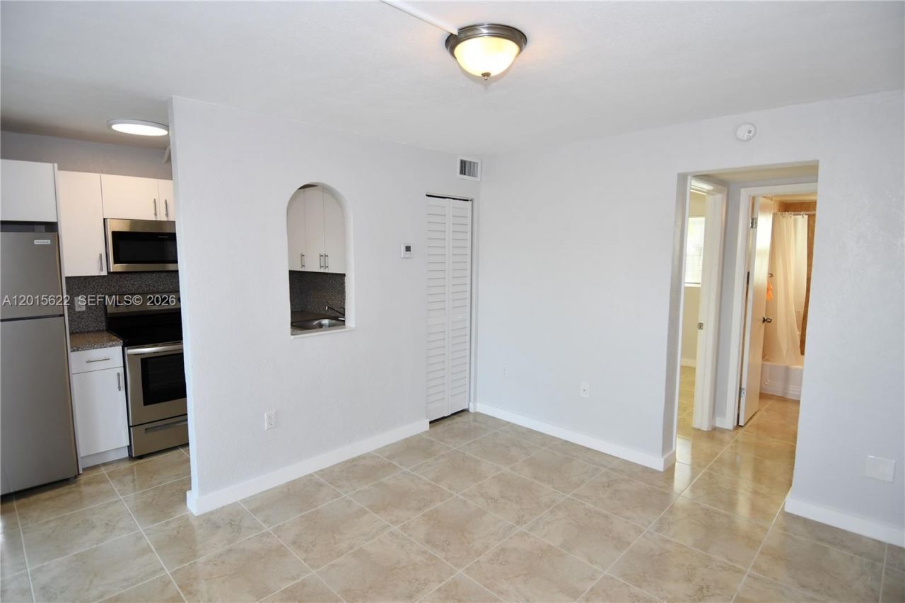 1398 NW 61st St, Unit 4, Miami, FL 33142 Photo