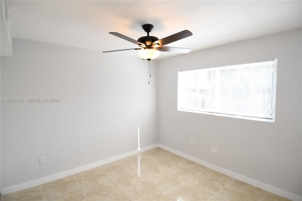 1398 NW 61st St, Unit 4, Miami, FL 33142 Photo