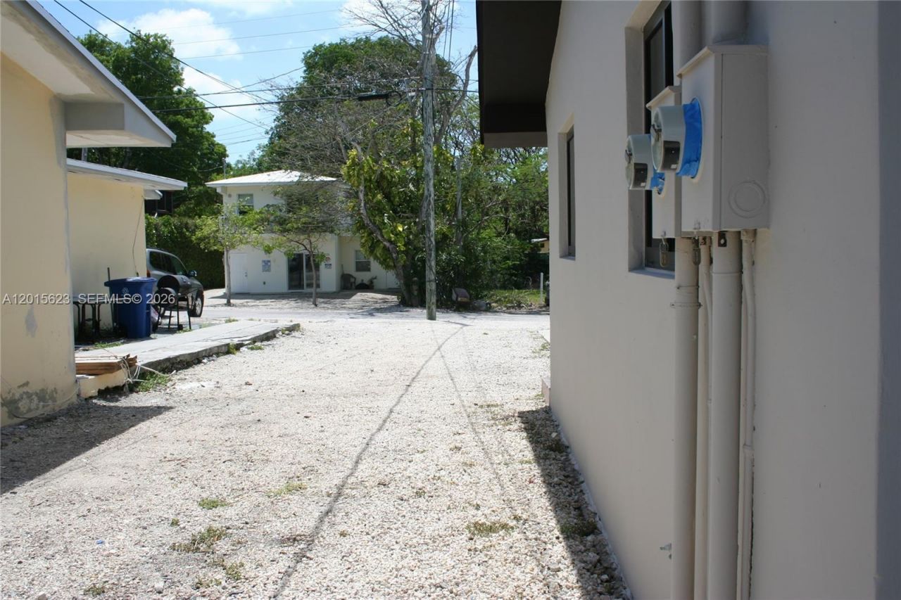 228 Hispanola Rd, Tavernier, FL 33070 Photo