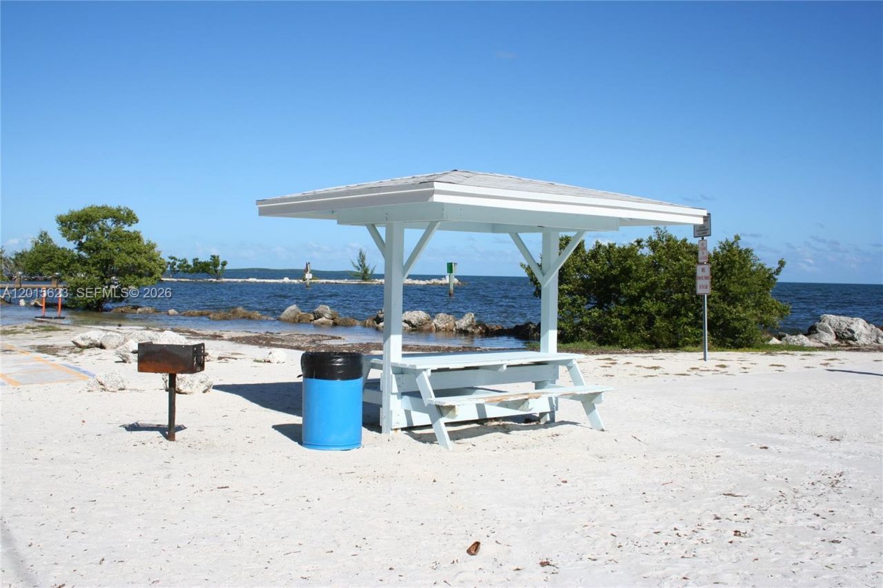 228 Hispanola Rd, Tavernier, FL 33070 Photo