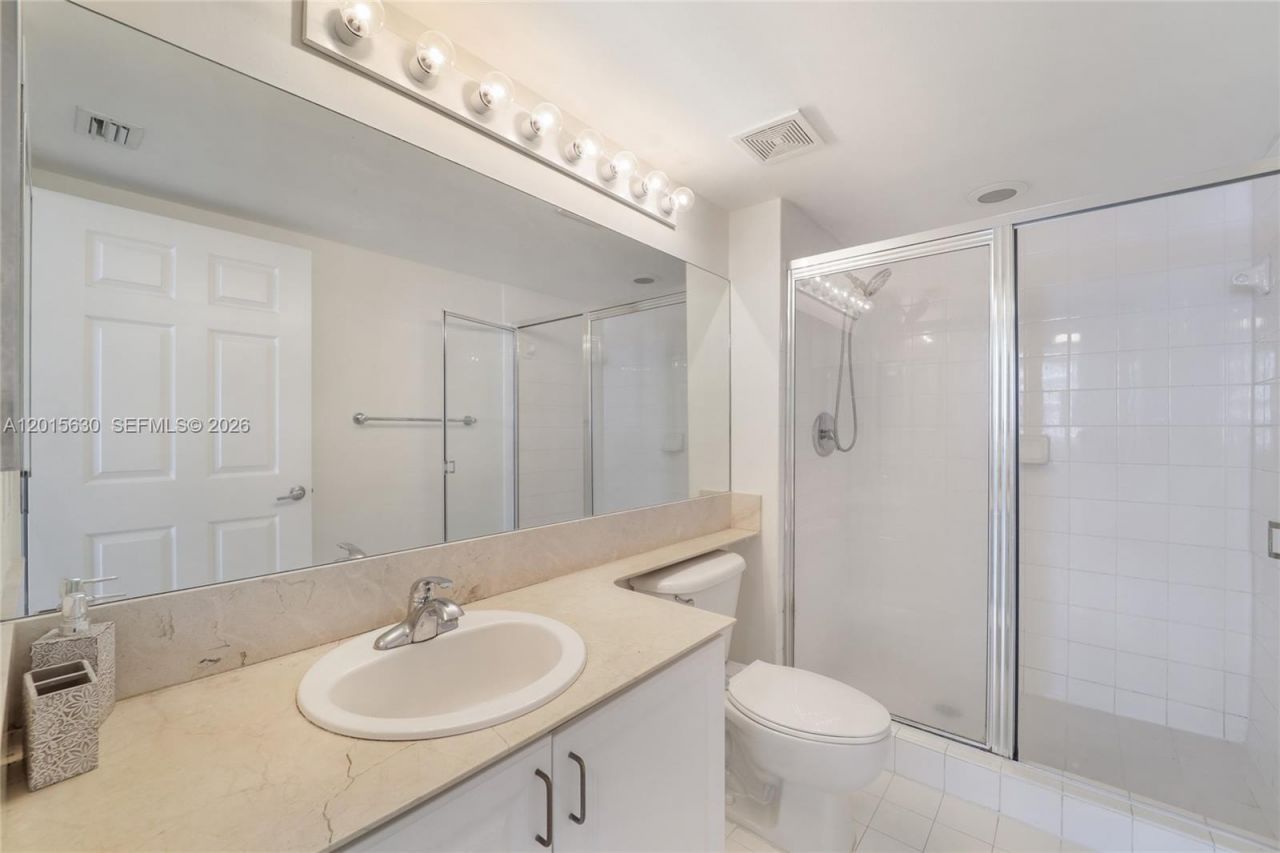 1155 Brickell Bay Dr , Unit 1602, Miami, FL 33131 Photo