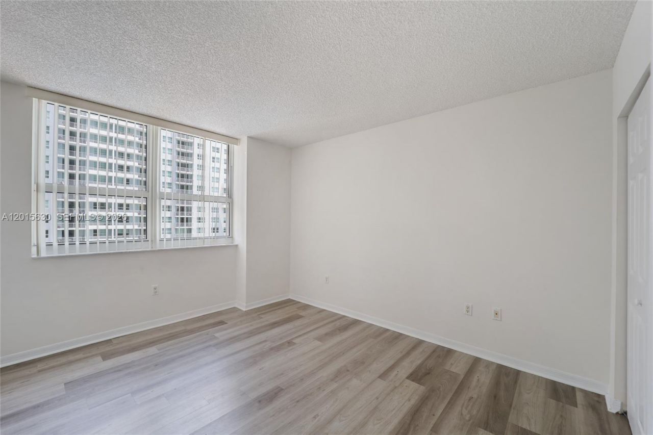 1155 Brickell Bay Dr , Unit 1602, Miami, FL 33131 Photo