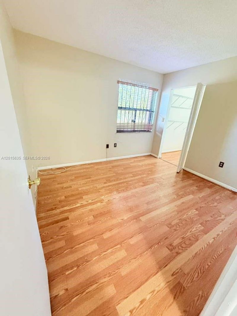 445 W Park Dr, Unit 106-4, Miami, FL 33172 Photo