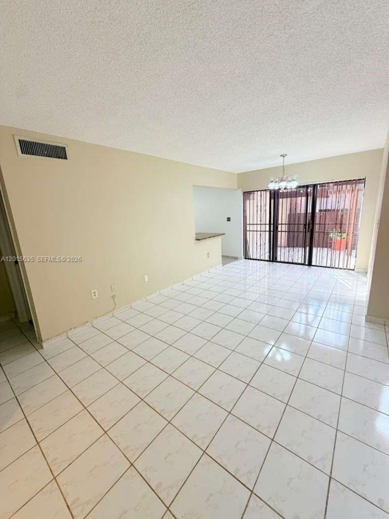 445 W Park Dr, Unit 106-4, Miami, FL 33172 Photo