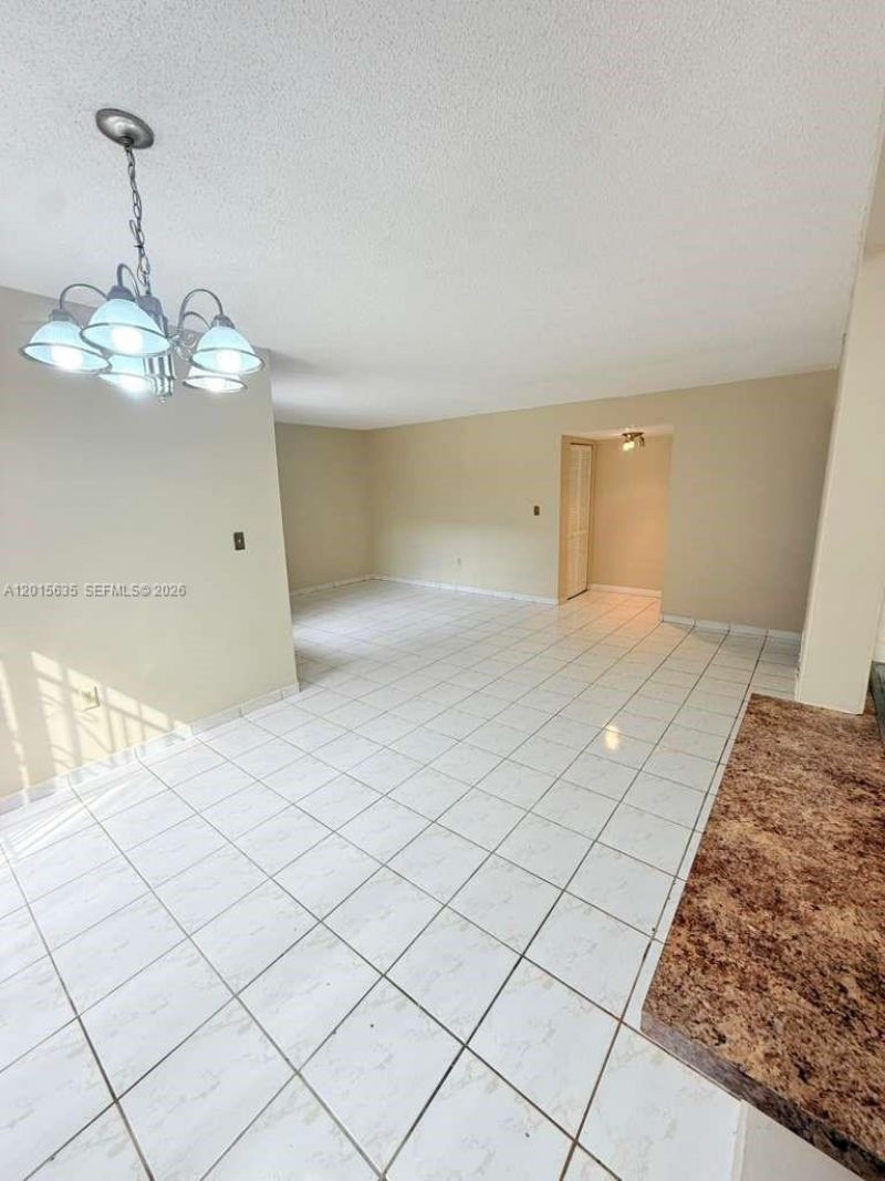 445 W Park Dr, Unit 106-4, Miami, FL 33172 Photo